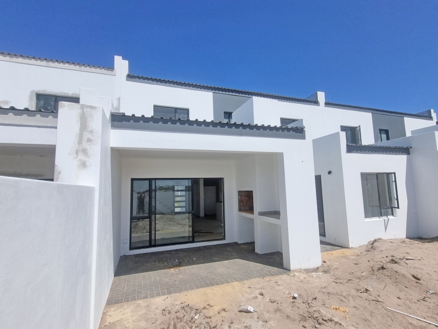 To Let 4 Bedroom Property for Rent in Cape Farms Western Cape